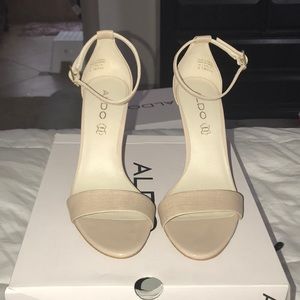 BRAND NEW ALDO IBENAMA heels!
